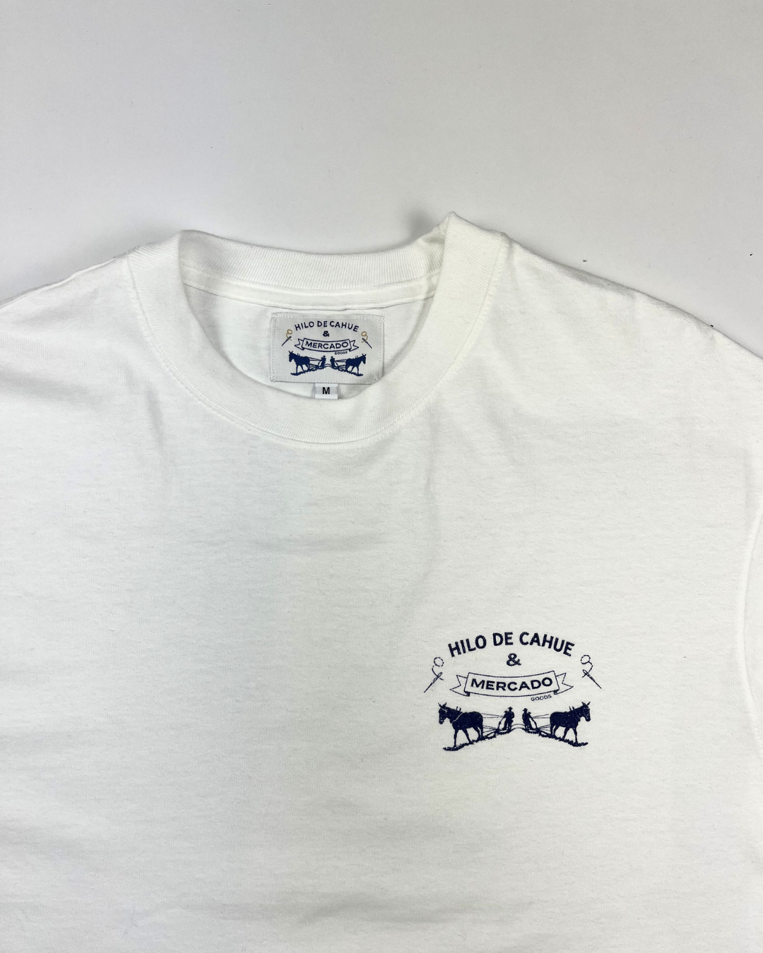 LA CAMISA BLANCA- T-Shirt