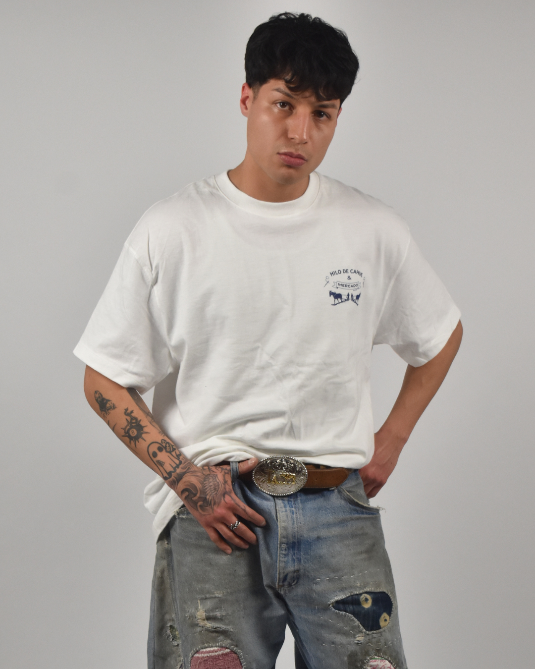 LA CAMISA BLANCA- T-Shirt