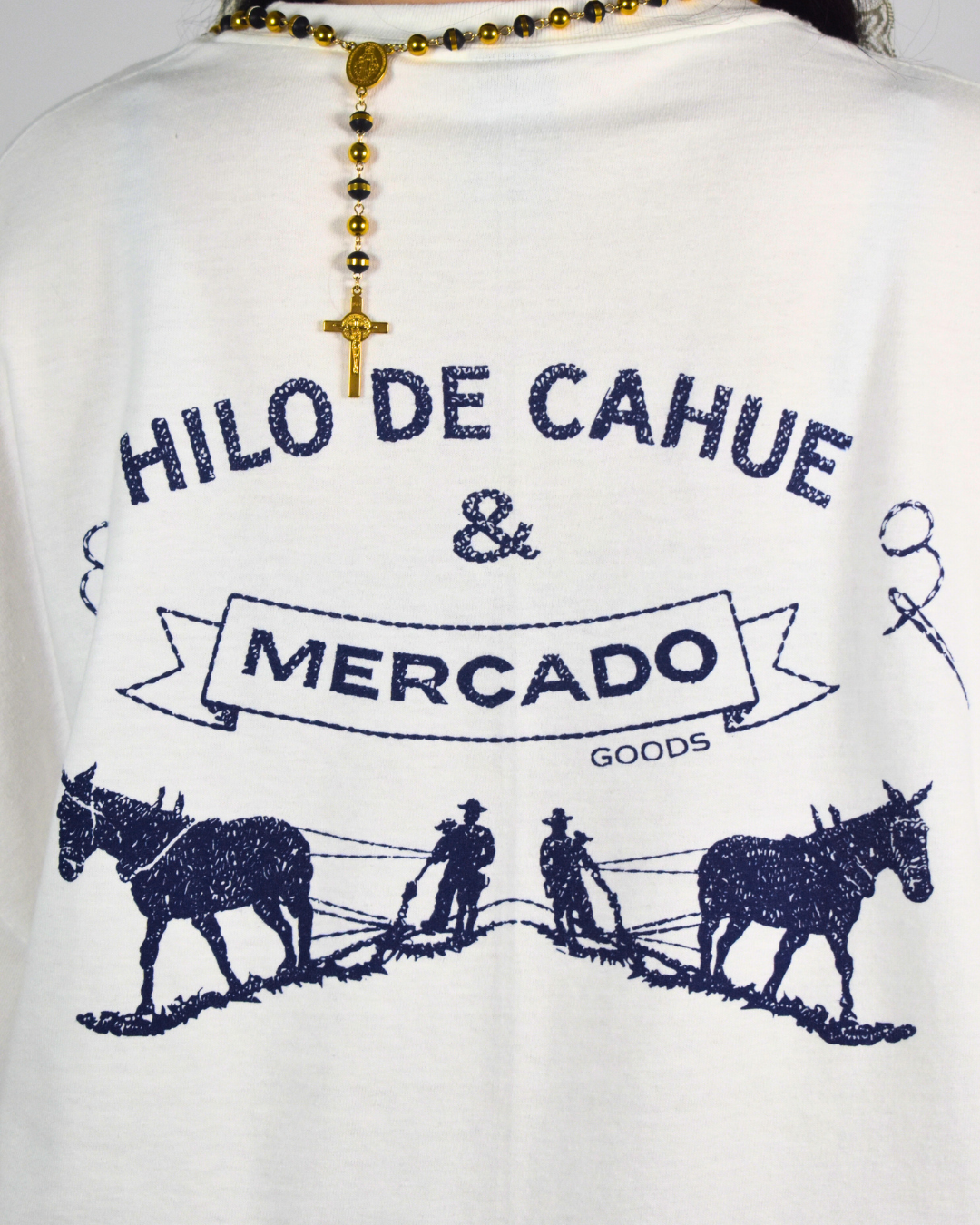 LA CAMISA BLANCA- T-Shirt